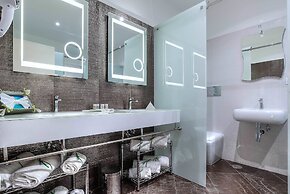 Trevi Rome Suite