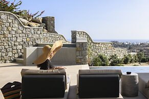 Evi Suites & Villas