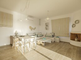 Evi Suites & Villas