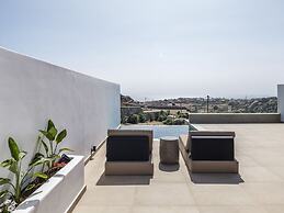Evi Suites & Villas