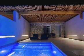 Evi Suites & Villas