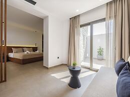 Evi Suites & Villas