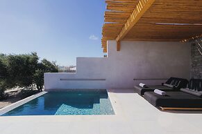 Evi Suites & Villas