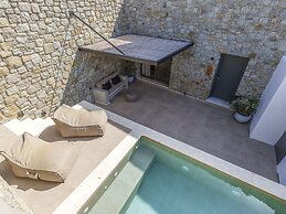Evi Suites & Villas