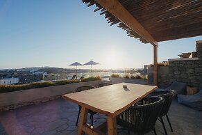 Evi Suites & Villas