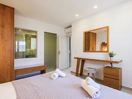 Evi Suites & Villas