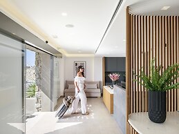 Evi Suites & Villas