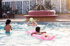 The Grand Leoney Resort