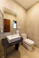 The Grand Leoney Resort