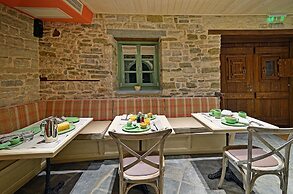 Aithrio Guesthouse