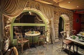 Aithrio Guesthouse