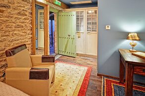 Aithrio Guesthouse