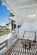 Super Paradise Hotel