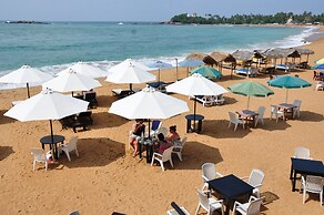 SURF UNA Beach Hotel