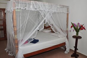 SURF UNA Beach Hotel