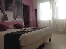 Villa Venice Movie