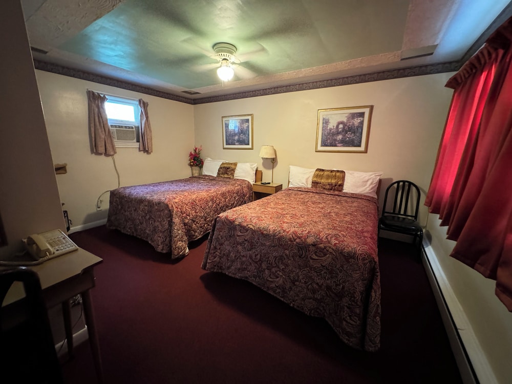 Holiday Motel