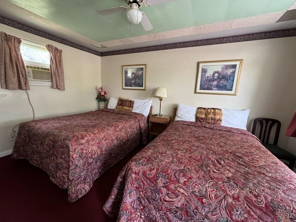 Holiday Motel