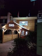 Chomedey Inn