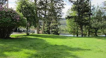 Lakeside Motel
