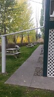 Lakeside Motel