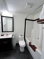 Northern Lights Inn & Suites
