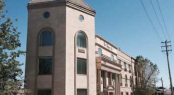 The Bridgeport Inn