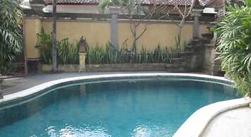 Yuli Bungalows