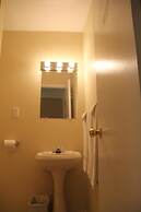 Niagara Inn & Suites