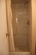 Niagara Inn & Suites