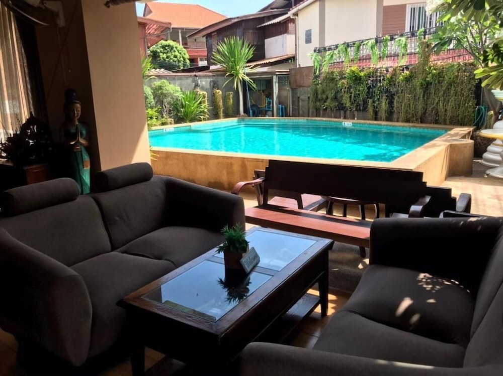 Teeraya Boutique Guesthouse - Hostel