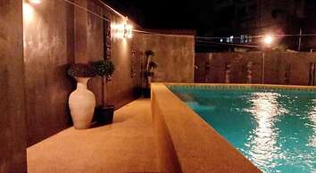 Teeraya Boutique Guesthouse - Hostel
