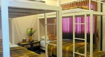 Teeraya Boutique Guesthouse - Hostel