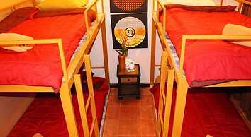 Teeraya Boutique Guesthouse - Hostel