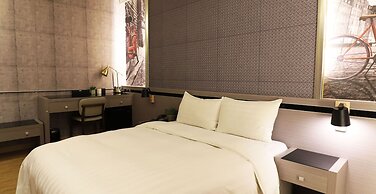 Military 75 Hotel
