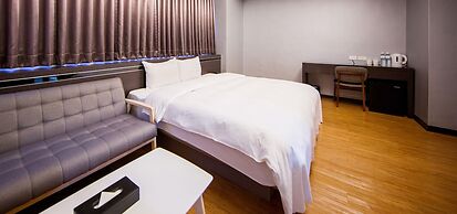 Military 75 Hotel