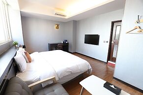 Military 75 Hotel