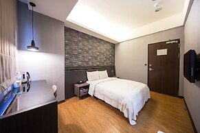 Military 75 Hotel
