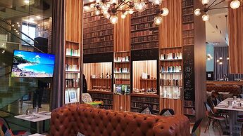 Science Hotel