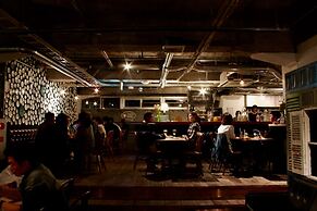Hostel and Dining Tanga Table