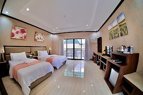 Luisita Central Park Hotel