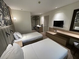 Luisita Central Park Hotel