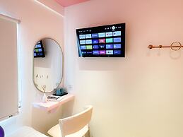 Apple 1 Hotel Gurney