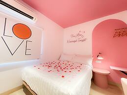 Apple 1 Hotel Gurney