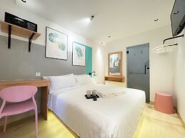 Apple 1 Hotel Gurney