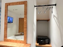 Apple 1 Hotel Gurney