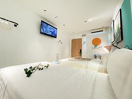 Apple 1 Hotel Gurney
