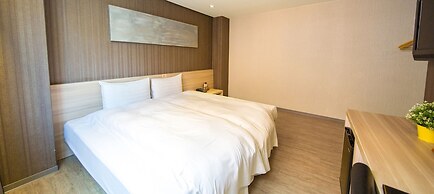 Smile 73 Hotel