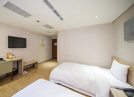 Smile 73 Hotel