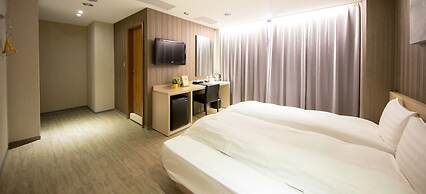 Smile 73 Hotel